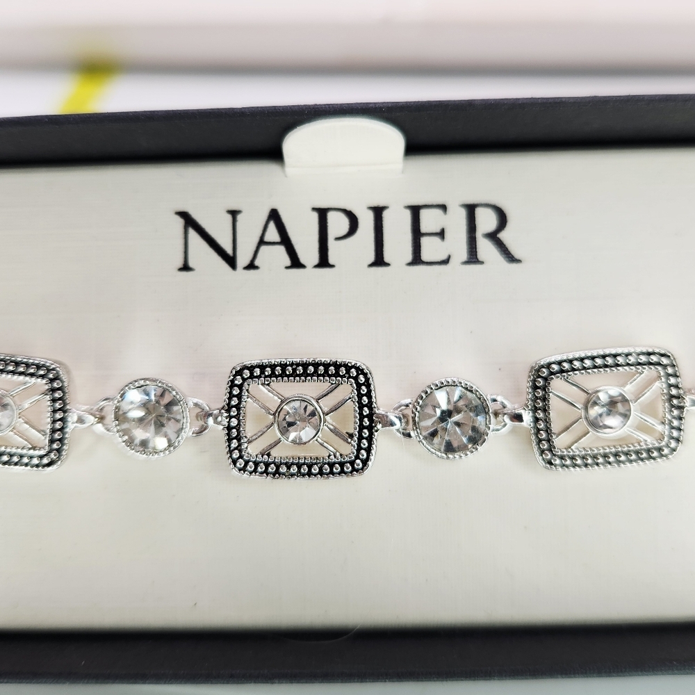 Vtg Napier Link Bracelet Silver Tone Faux Diamonds Signed Art Deco Panel NIB - Picture 4 of 6